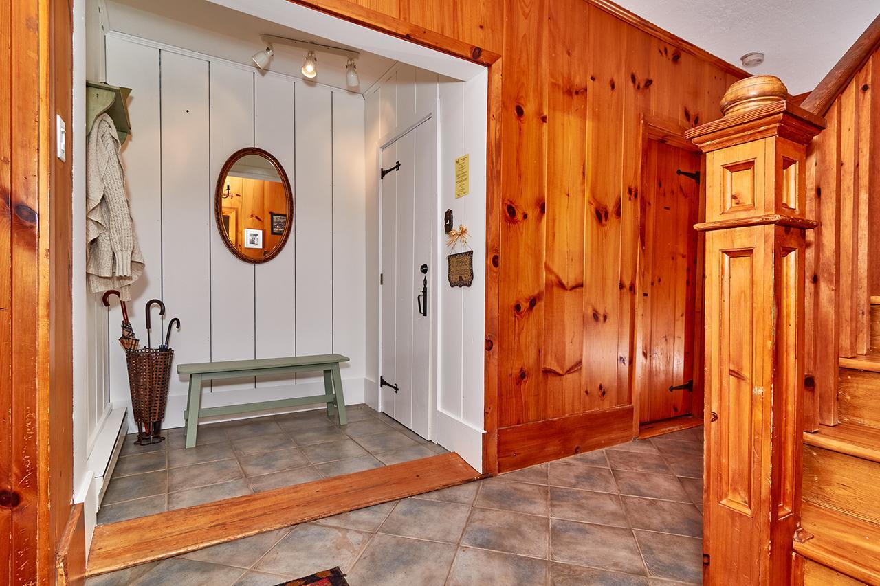 Auberge De La Tour Et Spa Magog Ngoại thất bức ảnh